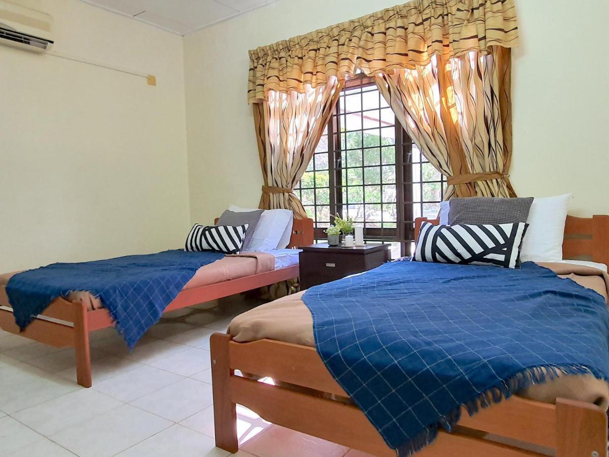 Melaka Afamosa Villa With Private Pool For 10 Pax Alor Gajah Kültér fotó