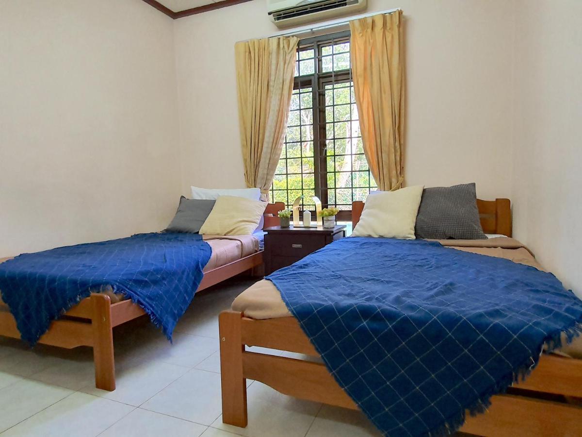 Melaka Afamosa Villa With Private Pool For 10 Pax Alor Gajah Kültér fotó