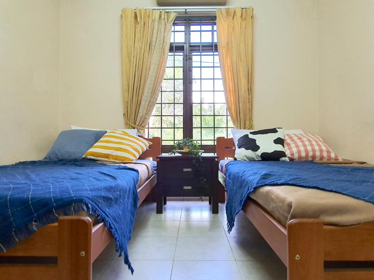 Melaka Afamosa Villa With Private Pool For 10 Pax Alor Gajah Kültér fotó