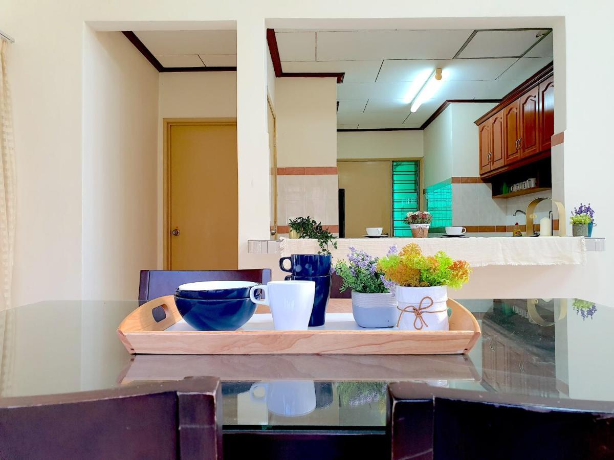 Melaka Afamosa Villa With Private Pool For 10 Pax Alor Gajah Kültér fotó