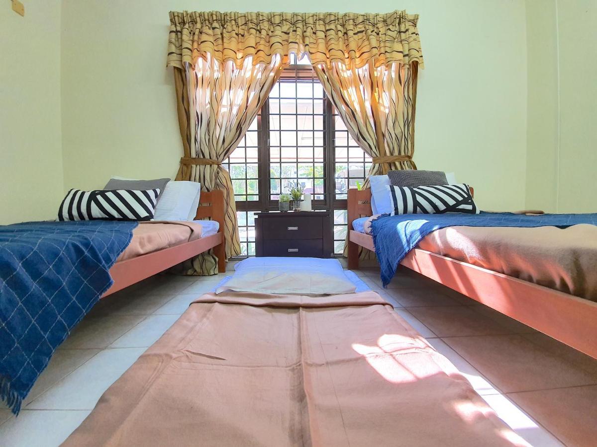 Melaka Afamosa Villa With Private Pool For 10 Pax Alor Gajah Kültér fotó